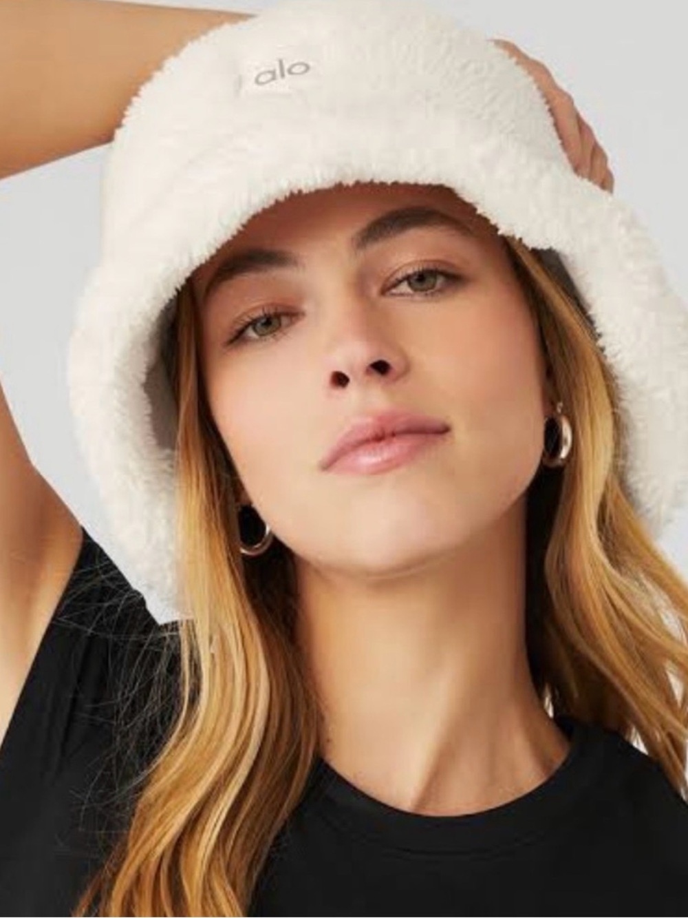 ALO Yoga Foxy Sherpa Bucket Hat in White